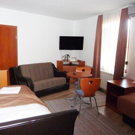 Sobe Rooms Aleksandar Nis Ngoại thất bức ảnh