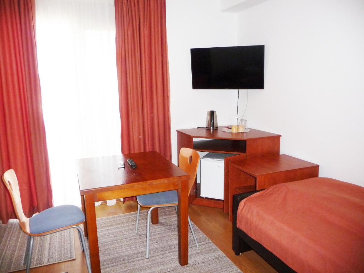 Sobe Rooms Aleksandar Nis Ngoại thất bức ảnh