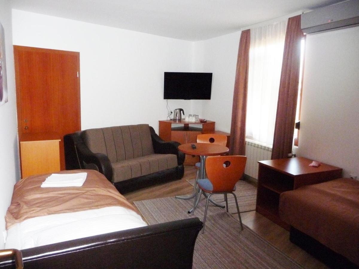 Sobe Rooms Aleksandar Nis Ngoại thất bức ảnh