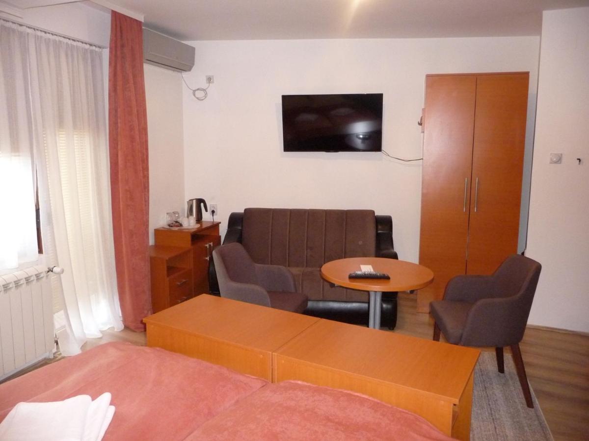 Sobe Rooms Aleksandar Nis Ngoại thất bức ảnh