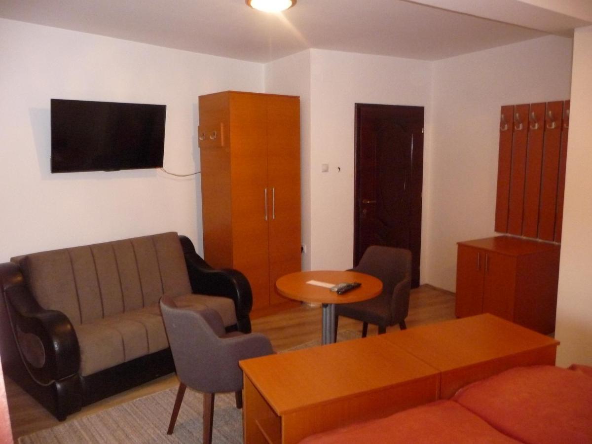 Sobe Rooms Aleksandar Nis Ngoại thất bức ảnh
